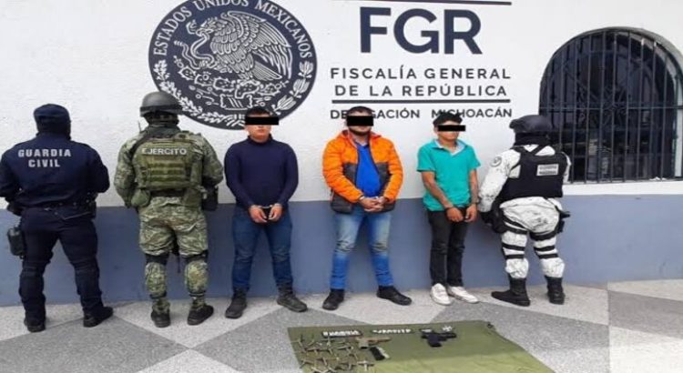 Arrestan en Michoacán a uno de los asesinos de periodista