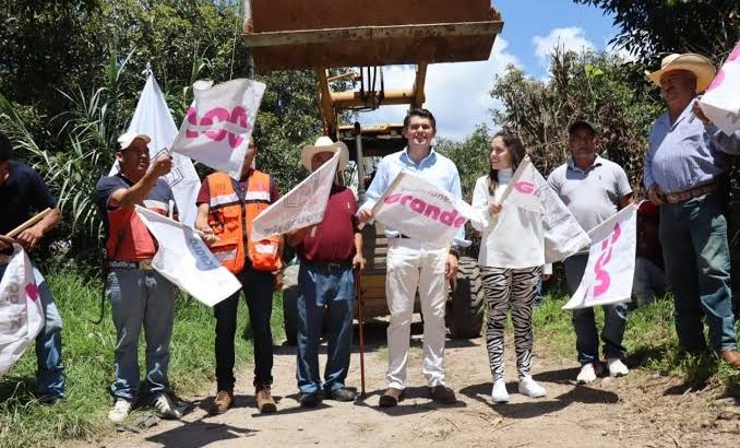 Zitacuaro: Comienzan trabajos de pavimentación en la colonia Emiliano Zapata