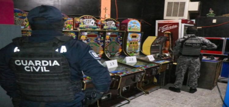 Aseguran más de 100 “minicasinos” controlados por el crimen organizado en Michoacán