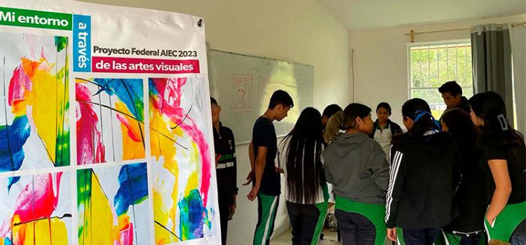 Imparte Secum 7 talleres artísticos a jóvenes de Zitácuaro