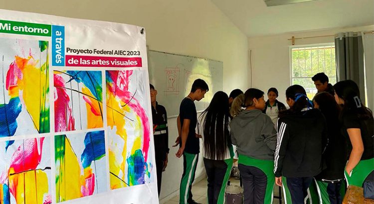Imparte Secum 7 talleres artísticos a jóvenes de Zitácuaro