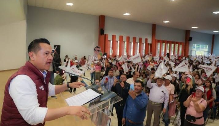 Torres Piña toma protesta a 200 Comités de Defensa de la 4T en Zitácuaro