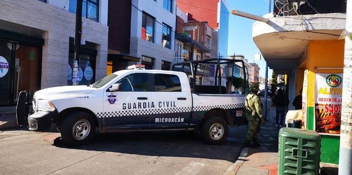 Chofer de tráiler es atacado a tiros en el municipio de Zitácuaro