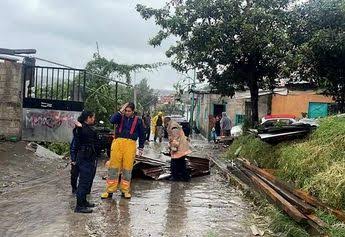 Frente frío 11 causa daños en los municipios de Zitácuaro y Tuzantla, Michoacán