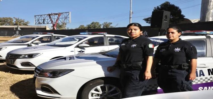 Entregan patrullas especiales a municipios con alerta de género en Michoacán