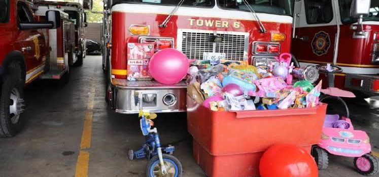 Bomberos de Zitácuaro ponen en marcha colecta de juguetes