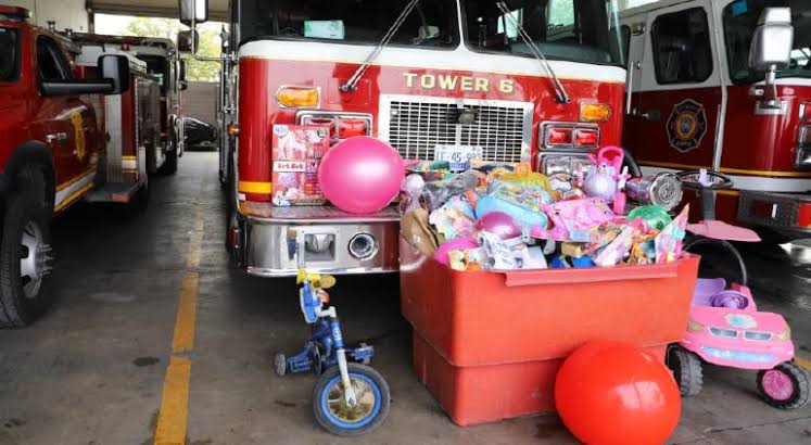 Bomberos de Zitácuaro ponen en marcha colecta de juguetes