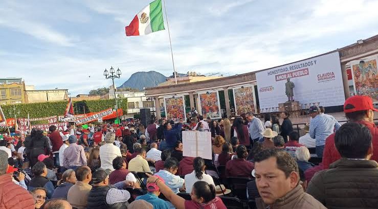 Claudia Sheinbaum visita Zitácuaro y pregunta si los ciudadanos quieren que siga la transformación