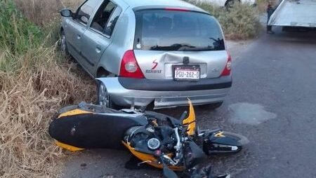 Tres heridos entre ellos un menor en accidente de moto y dos autos