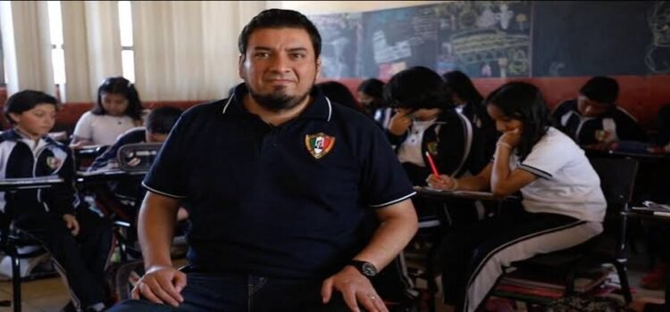 Armando Salgado, el maestro que desde el aula creó el himno de Michoacán Armando Salgado, el maestro que desde el aula creó el himno de Michoacán