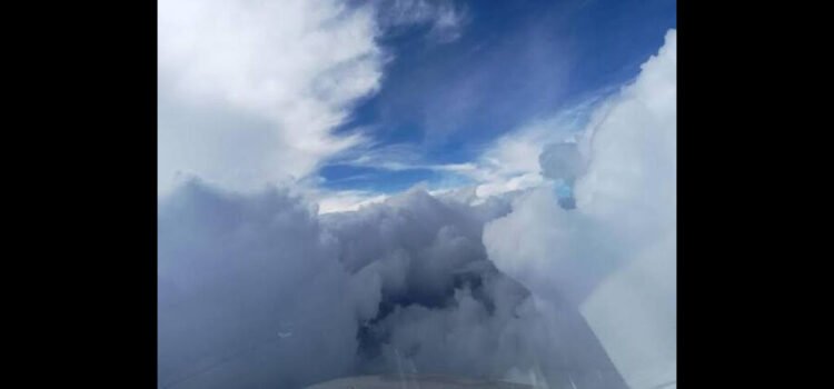 Inicia bombardeo de nubes por sequía en Michoacán