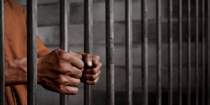 Condenan a 2 hombres por mutilar a 2 policías en Zitácuaro en 2021