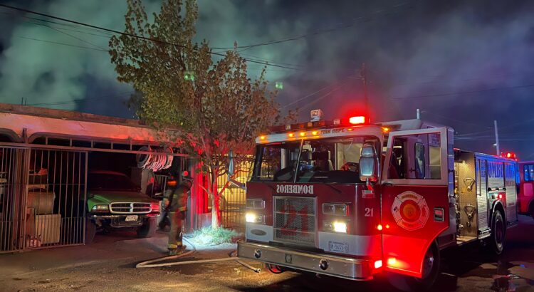 Incendio de casa habitación moviliza a Bomberos