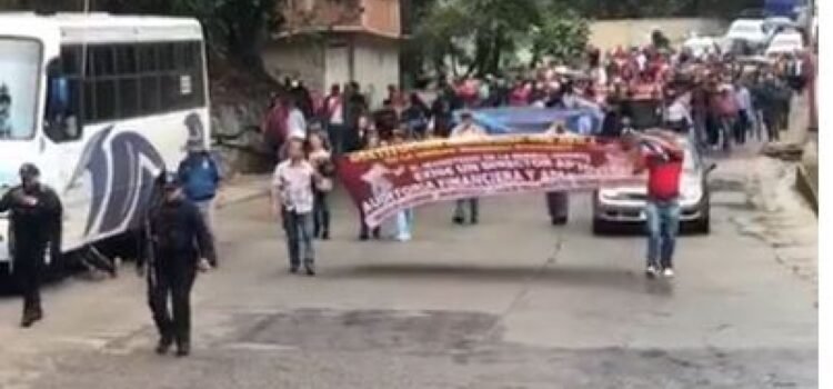 Respaldan profesores de Zitácuaro a manifestaciones de la GC