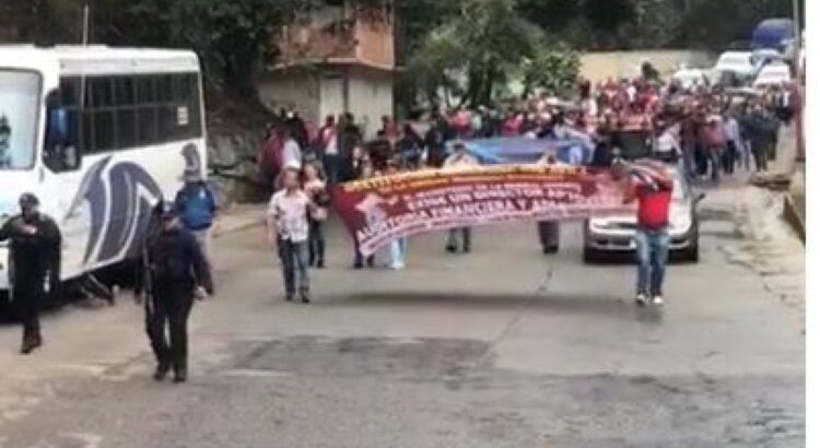 Respaldan profesores de Zitácuaro a manifestaciones de la GC