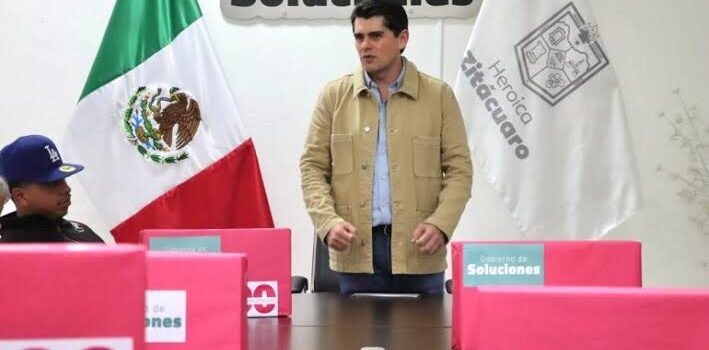 Más computadoras entregadas por el Gobierno de Soluciones a estudiantes Más computadoras entregadas por el Gobierno de Soluciones a estudiantes