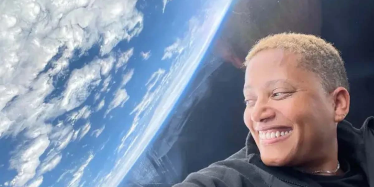 Escribió en TripAdvisor reseña sobre su viaje… ¡al espacio! Escribió en TripAdvisor reseña sobre su viaje… ¡al espacio!