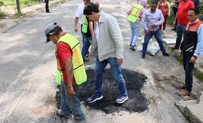 Mantiene Gobierno de Soluciones intensivo bacheo en toda la ciudad