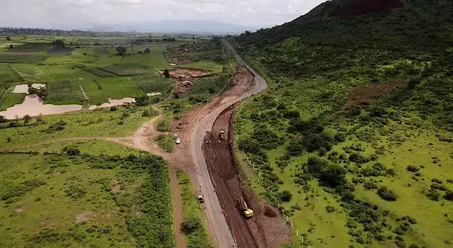 Avanza construcción de la autopista Maravatío-Zitácuaro