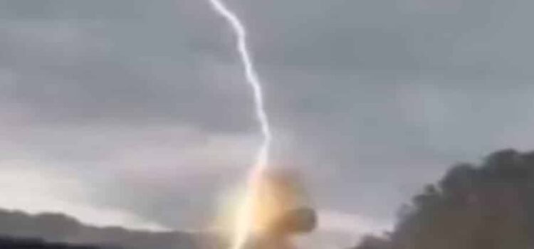 Muere hombre al ser impactado por un Rayo en Michoacán Muere hombre al ser impactado por un Rayo en Michoacán