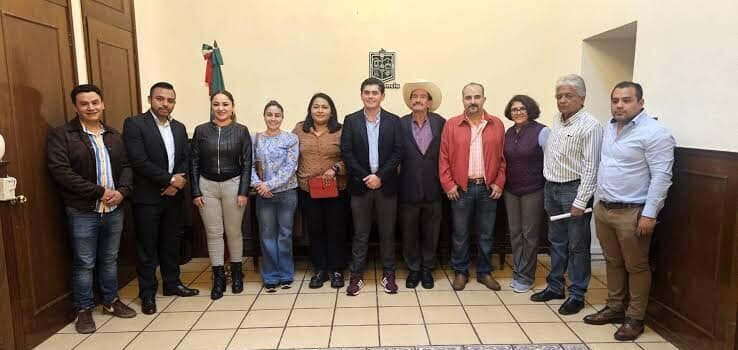 Juan Antonio Ixtláhuac presenta a nuevos funcionarios del Gobierno Municipal