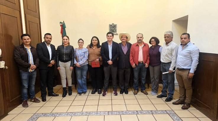 Juan Antonio Ixtláhuac presenta a nuevos funcionarios del Gobierno Municipal