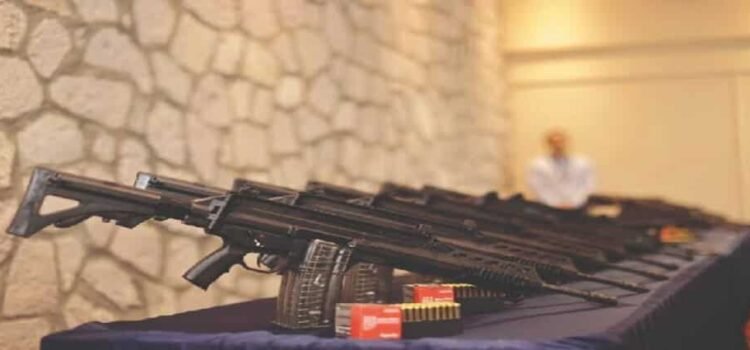 Dotan de armamento registrado a 5 autogobiernos de Michoacán Dotan de armamento registrado a 5 autogobiernos de Michoacán