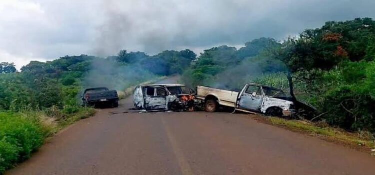 Habitantes de Tzirio, Michoacán reactivan barricadas tras actos de extorsión