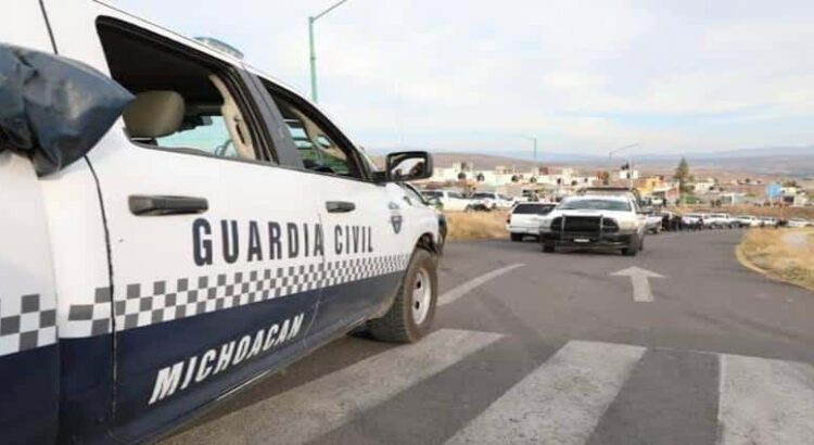 Amanece Michoacán con mantas de grupo criminal en tres municipios