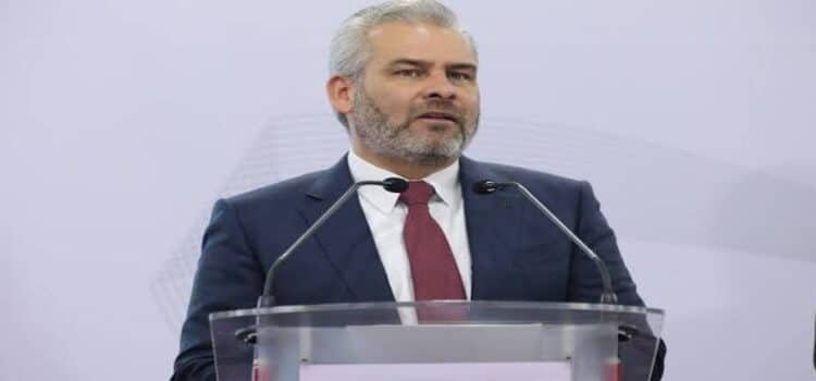 Gobernador de Michoacán exige investigar antecedentes de alcaldesa de Coalcomán