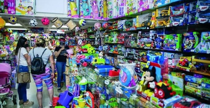 Listos jugueteros para recibir a los Reyes Magos