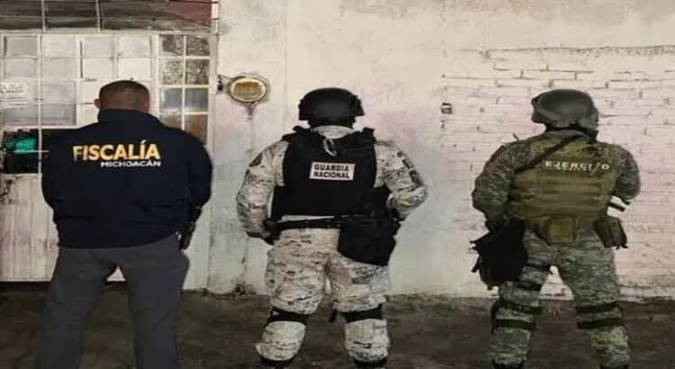 Detienen a siete presuntos criminales con 39 bolsas de metanfetaminas en Michoacán