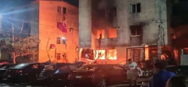 Explota edificio de departamentos en Michoacán; reportan 2 muertos y varios heridos