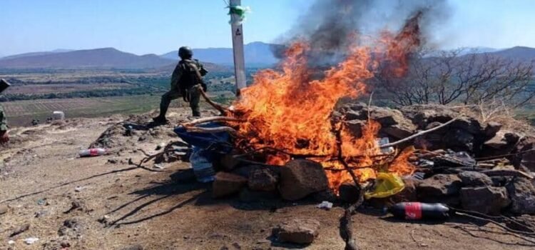 Militares abaten a tres presuntos criminales tras enfrentamiento a tiros en Michoacán
