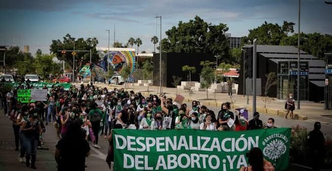 Niegan aborto legal en hospital de Zitácuaro, denuncian feministas
