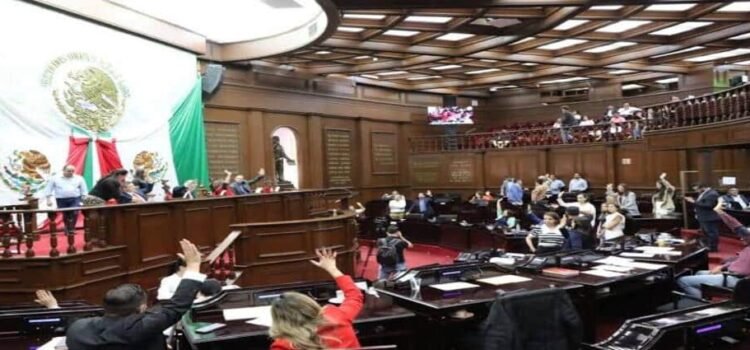 Exhorta Congreso de Michoacán a los ayuntamientos para que cumplan con la paridad de género en sus funcionarios
