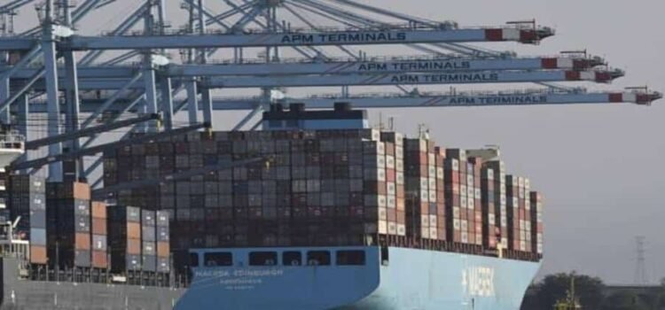 Puerto de Lázaro Cárdenas, en Michoacán, crece en exportación de autos y acero pese a aranceles de Trump Puerto de Lázaro Cárdenas, en Michoacán, crece en exportación de autos y acero pese a aranceles de Trump