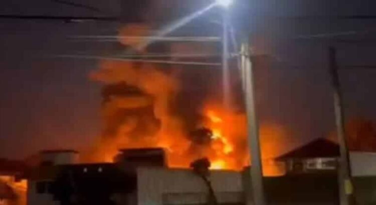 En Michoacán, explota planta de biodiesel tras incendio