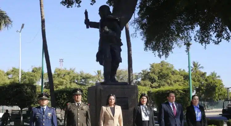 Zitácuaro honra a Miguel Hidalgo y Costilla en el 272 aniversario de su natalicio