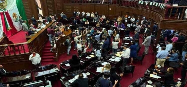 Michoacán aprueba castigar la apología del delito, sin limitar libertad de prensa; ve sanciones