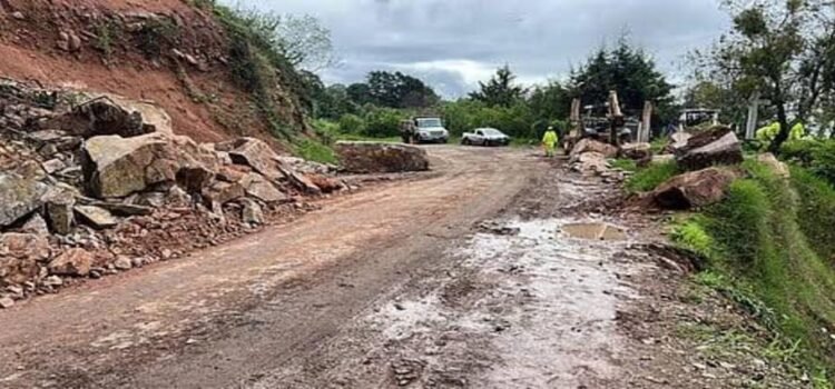 Sobrevive a derrumbe de obra en Tacámbaro, Michoacán