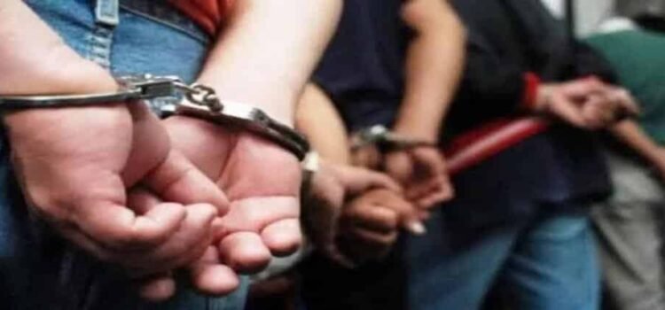 Sentencian a cuatro personas por el secuestro de un maestro en Michoacán
