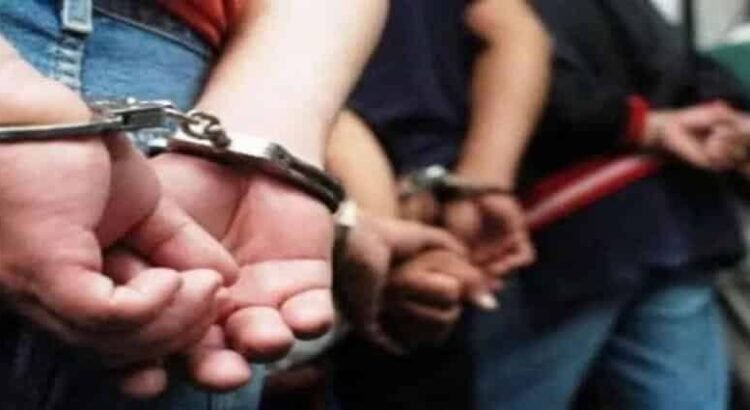Sentencian a cuatro personas por el secuestro de un maestro en Michoacán