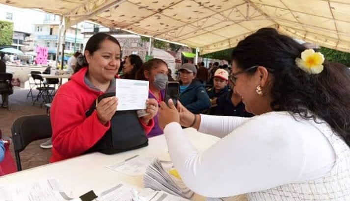 Difunde Sedebi sus programas sociales en Zitácuaro