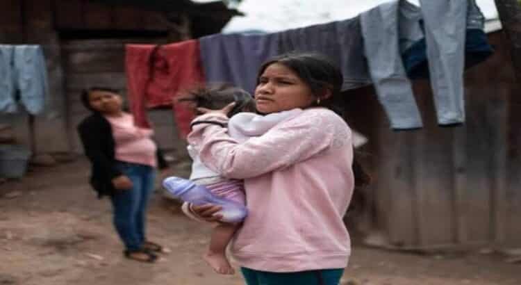 Más de 10 mil niñas o adolescentes son madres en Michoacán cada año