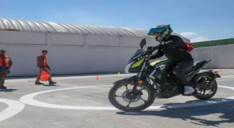 Nuevo requisito para motociclistas en Michoacán; será obligatorio casco para obtener la licencia