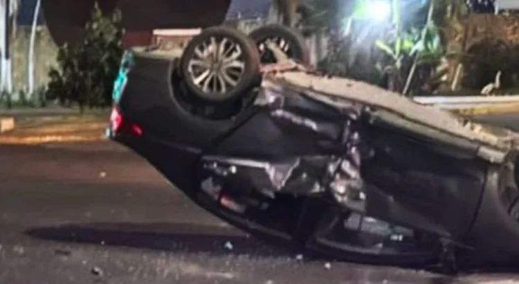 Accidente en Avenida Revolución Sur deja solo daños materiales