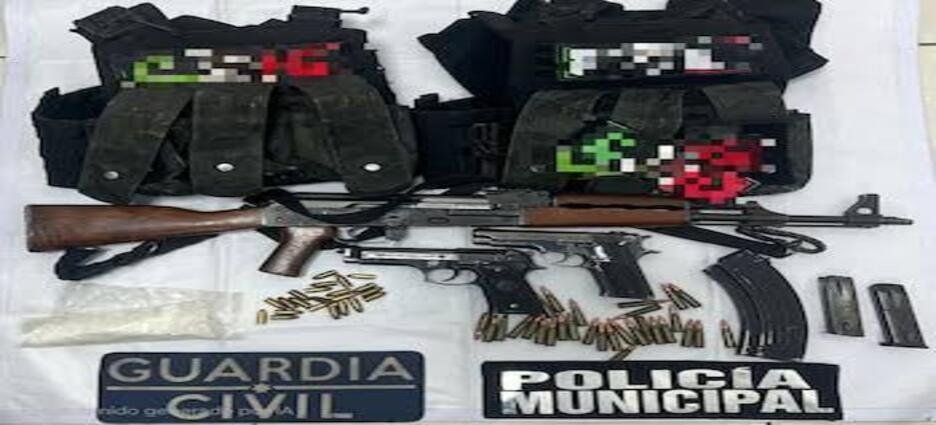 Caen cinco presuntos integrantes del CJNG con armas y droga en autopista de Michoacán