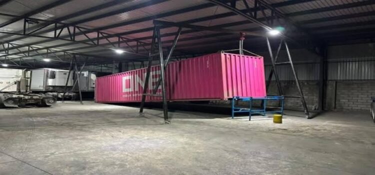 Desmantelan bodega donde resguardaban vehículos robados en la Siglo 21