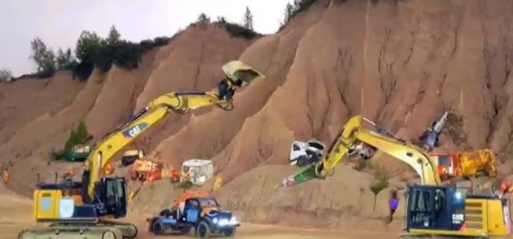 Con maquinaria pesada ofrecieron su versión de Romeo y Julieta